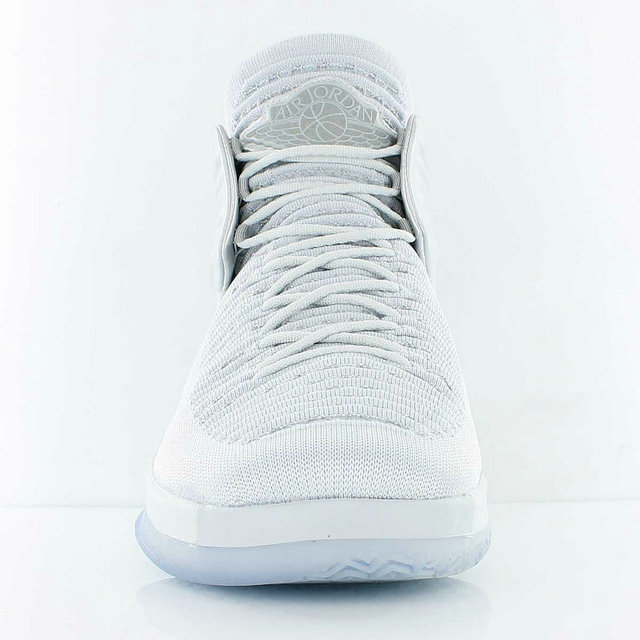 Air Jordan Xxxii pure platinum Gris