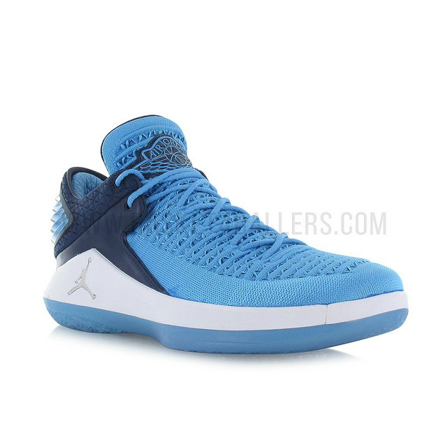 Air Jordan XXXII Low Win Like82 Bleu