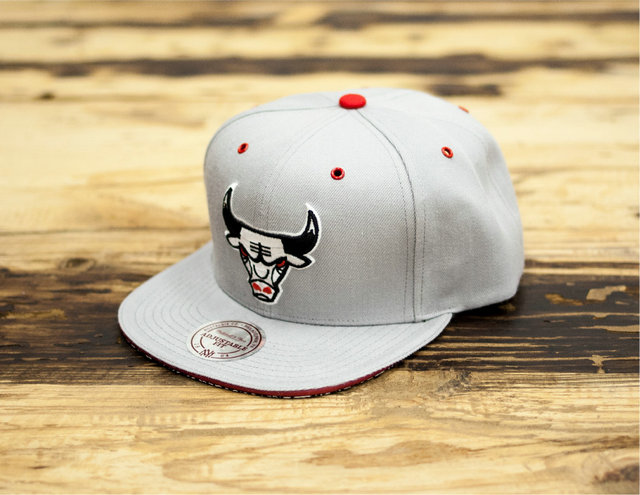 Katrina 3 Chicago Bulls Pop Color Strapback